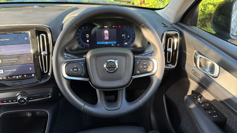 Volvo XC40 2.0 B4P Ultra Dark 5dr Auto Petrol Estate